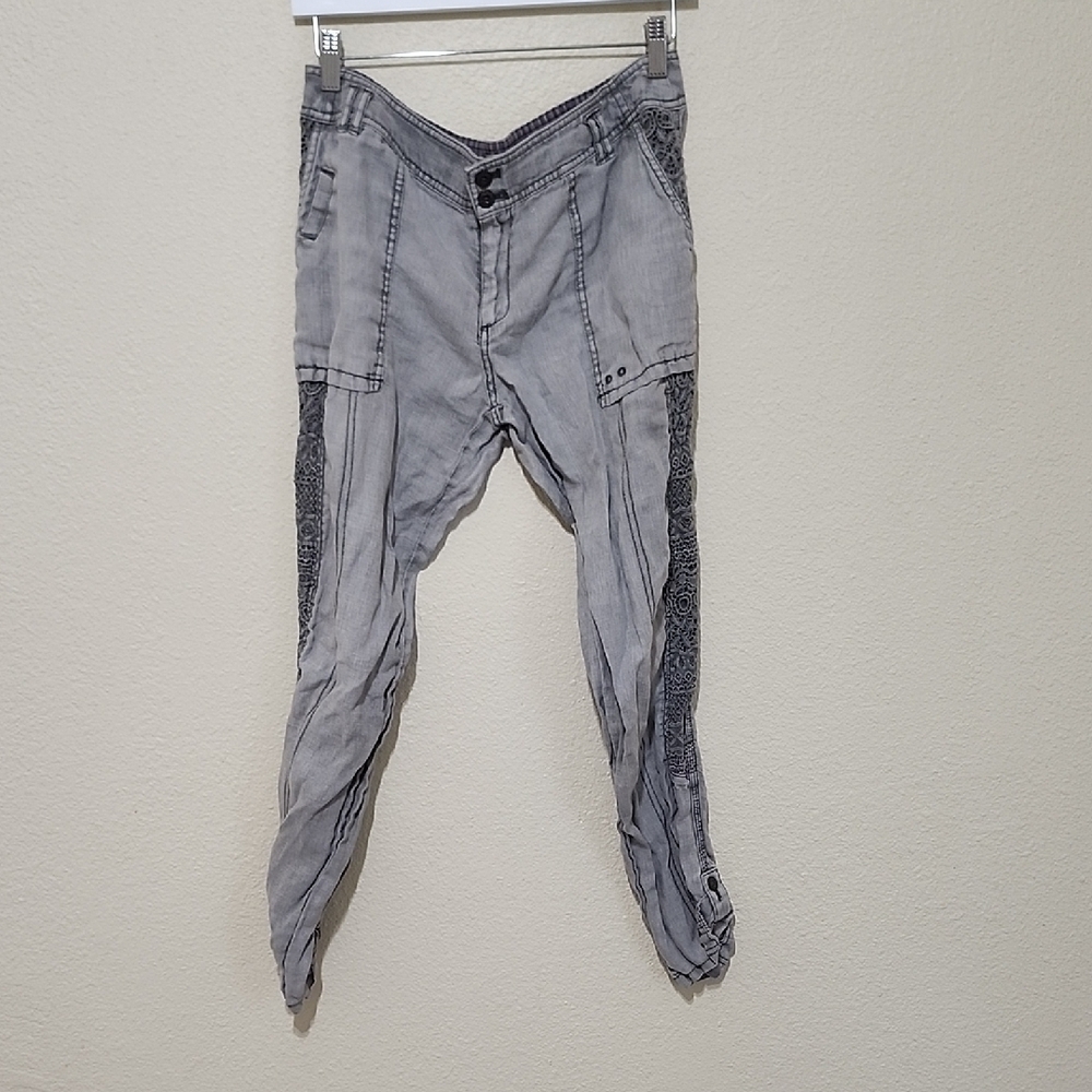 Gray Ankle Cropped Pants with Relaxed Fit and Lightweight Material